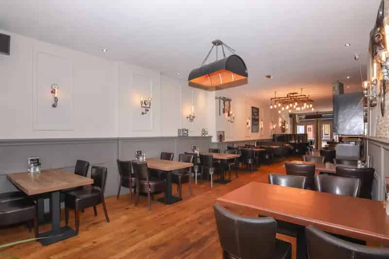 Huis te koop Brielle Centrum: Woon Winkelpand met Appartementen