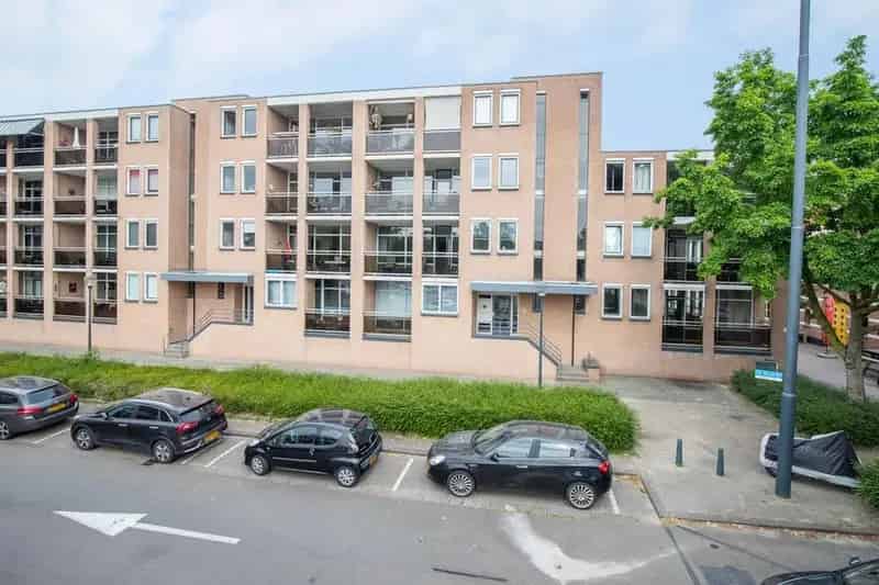 Riante Hoek-appartement Breda Centrum 3-kamer