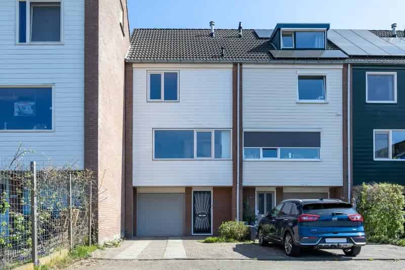 Ruime gezinswoning aan het water Nijmegen