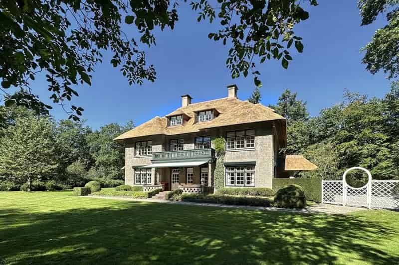 Monumentaal Landhuis te Koop Bijna 6 Hectare Bos NSW Status