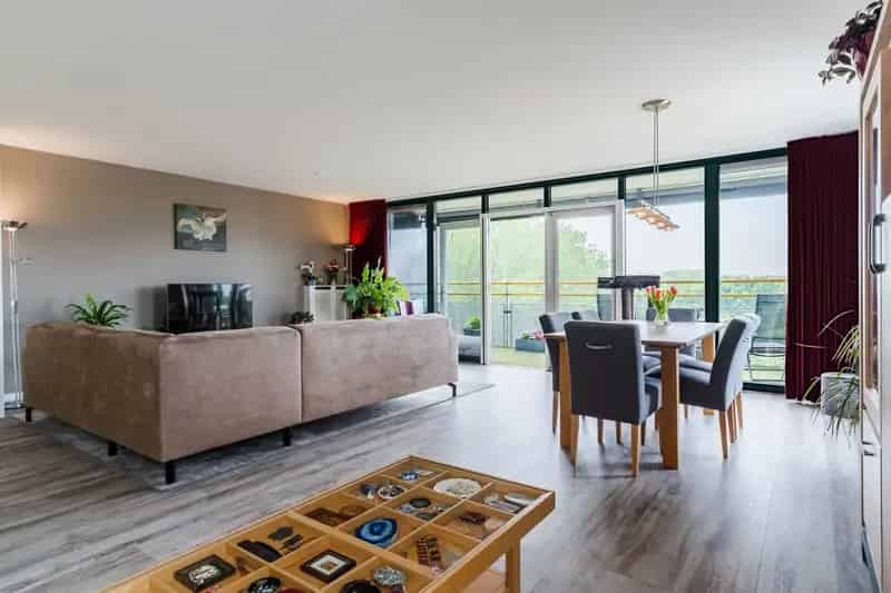 Appartement te koop Oosterhout: 3-kamer appartement met balkon en parkeerplaats