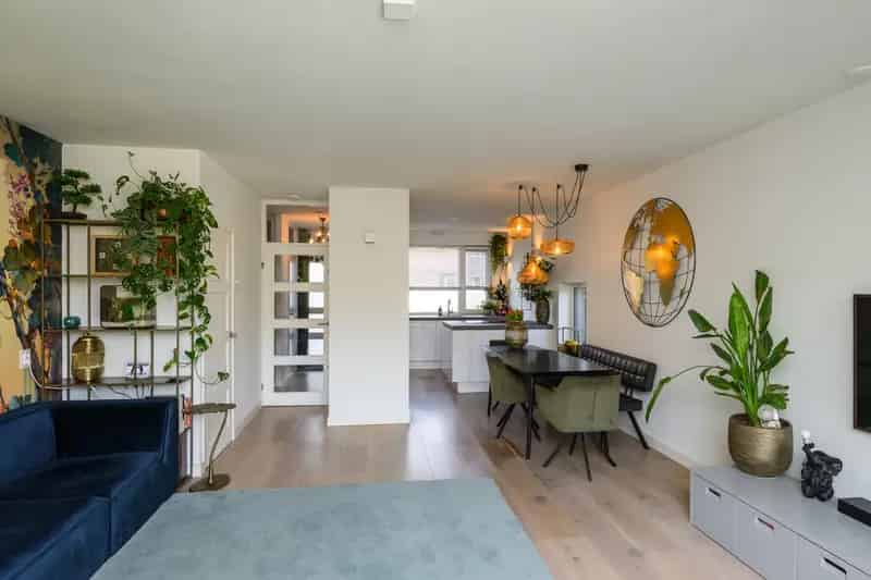 Hoekwoning Hoevelaken  3 slaapkamers moderne keuken ruime tuin