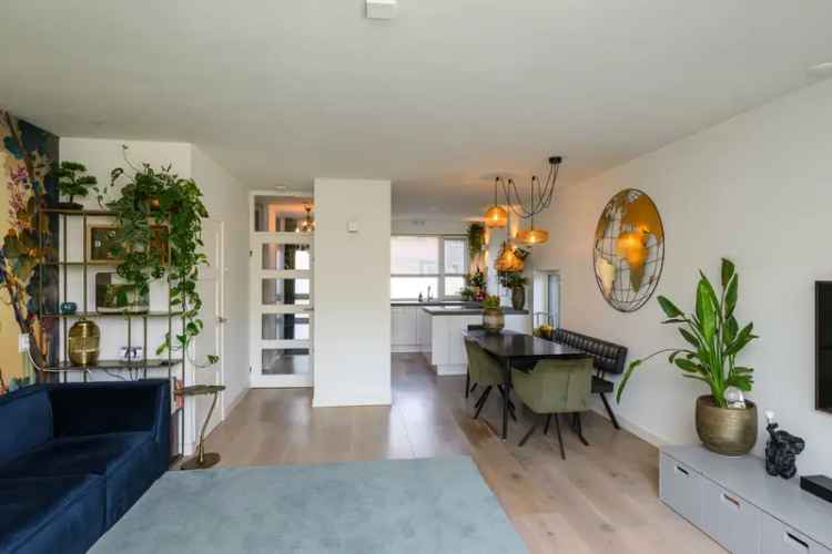 Hoekwoning Hoevelaken  3 slaapkamers moderne keuken ruime tuin