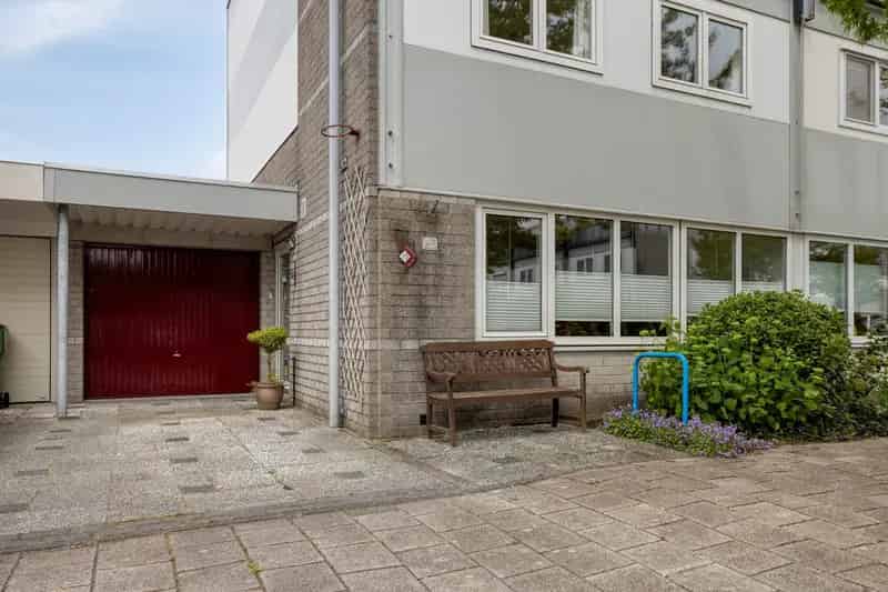 Ruime 5 Slaapkamers Tweekapper Stevenshof Leiden Tuin Aan Water