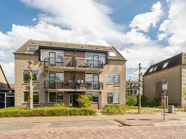 3 Kamer Appartement Muiderberg  Ruim Licht Goed Onderhouden
