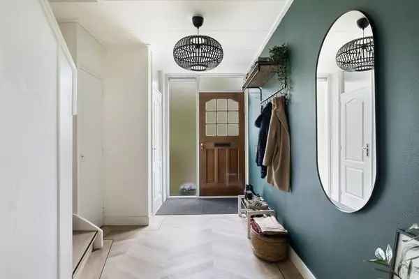 6 Slaapkamers Ruime Gezinswoning Nabij Park Stiens