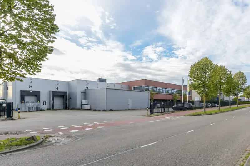 Bedrijfshal te Koop Forepark Den Haag 2457m²