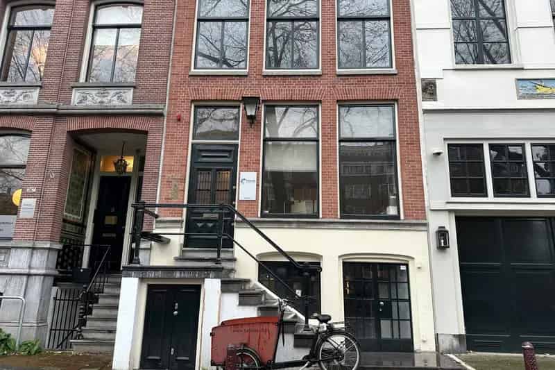 Kantoor te huur Amsterdam Singel: 42m² 5 werkplekken