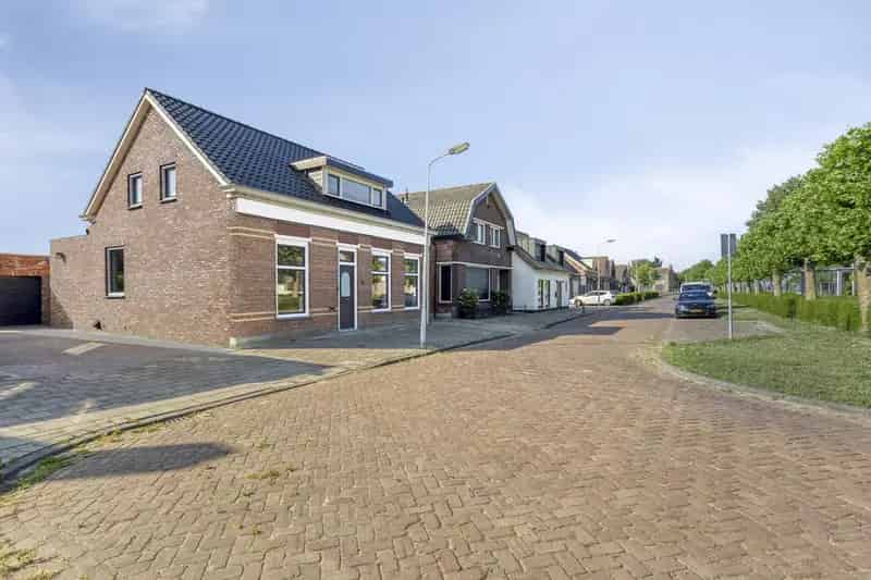Huis Te Koop , 4, Poolsplein, Kloosterzande, Zeeland