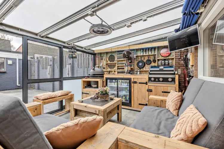 Hoekwoning Oosterhout 3 slaapkamers grote garage 17 zonnepanelen