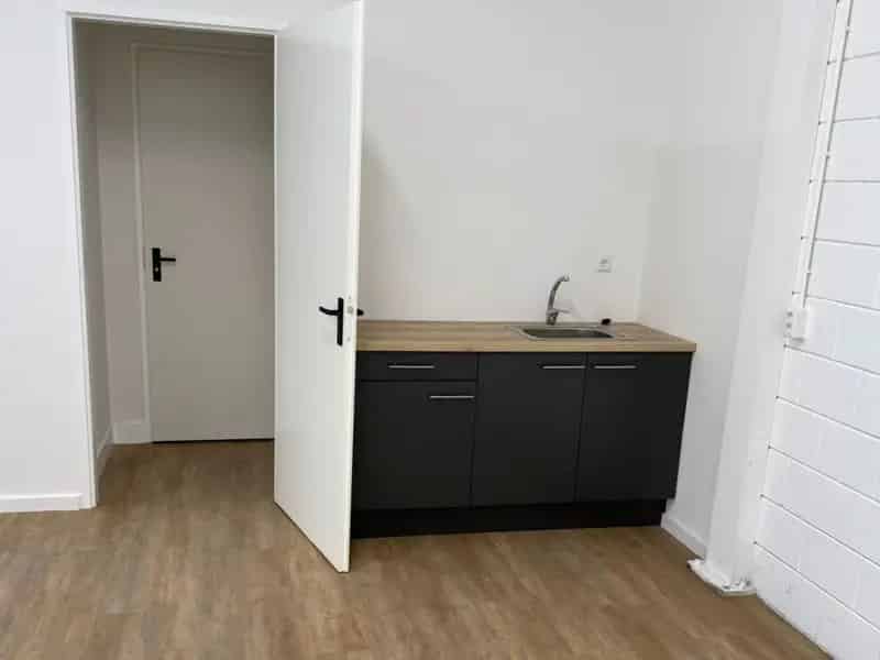 Bedrijfshal te Huur Nieuw Vennep 200m2