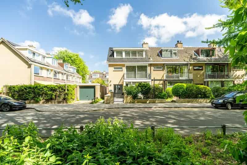 Huis te koop Leiden Beethovenlaan: 5 slaapkamers, luxe afwerking