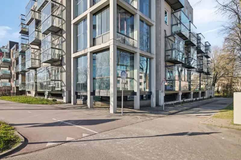 Licht appartement Nieuwegein met parkeerplaats en balkon