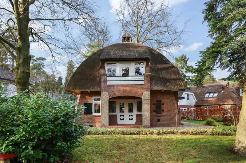 Rijksmonumentale Villa De Paddestoel te Apeldoorn