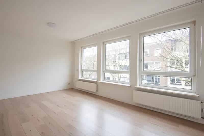 Nijmegen Centrum: Ruim 4 Slaapkamers Appartement 2 Balkons