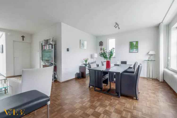 Vrijstaande woning Beesel 1543m2 tuin  2 badkamers