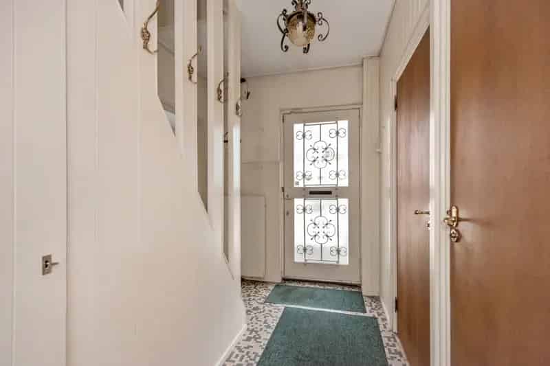 Huis te koop Overgauwseweg Pijnacker Ruime woning met garage