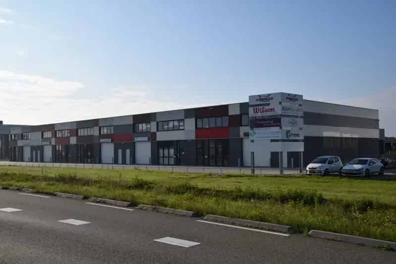 Bedrijfshal te Huur Roermond 343m²  Showroom Opslag Kantoor