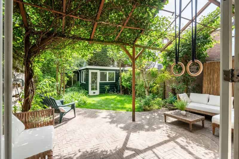 Appartement te koop Amsterdam: 77m2 met tuinhuis en tuin