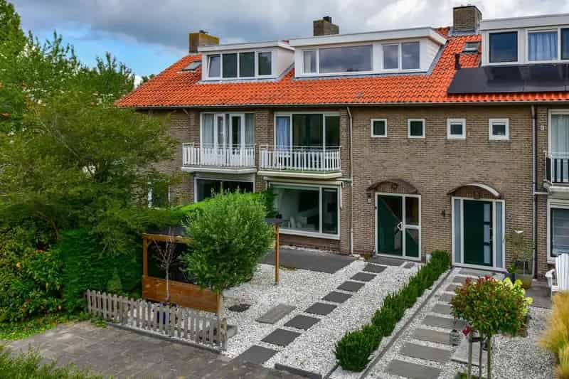 Huis te koop Badhoevedorp: Ruime gezinswoning met 4 slaapkamers en 2 badkamers