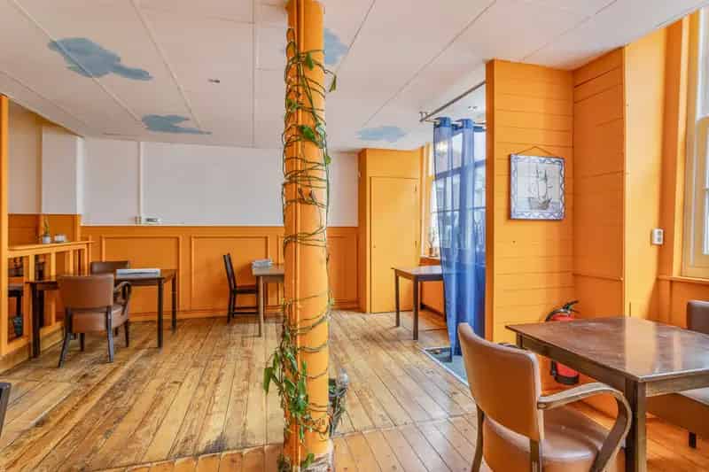 Horecaruimte Zierikzee: Rijksmonument met Bovenwoning te Koop