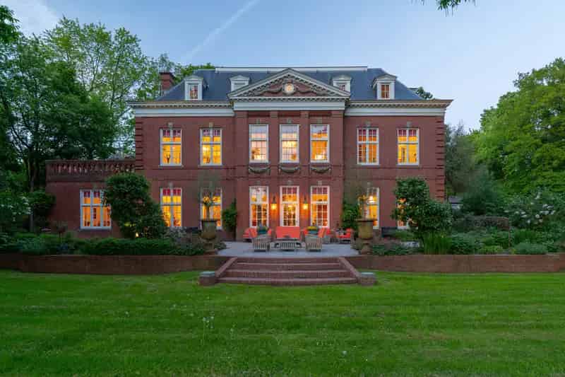 Huize de Kempenaer: Luxe Villa te Haren