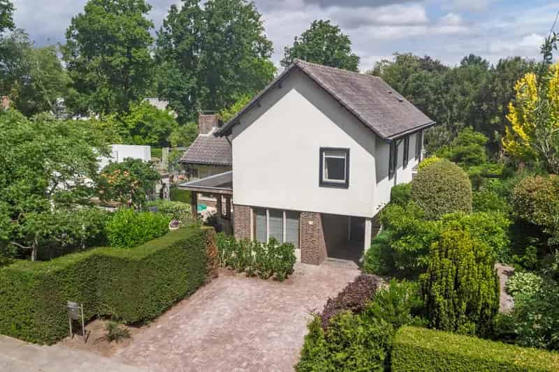 Vrijstaande Villa 4 slaapkamers Kaatsheuvel Ruime Tuin
