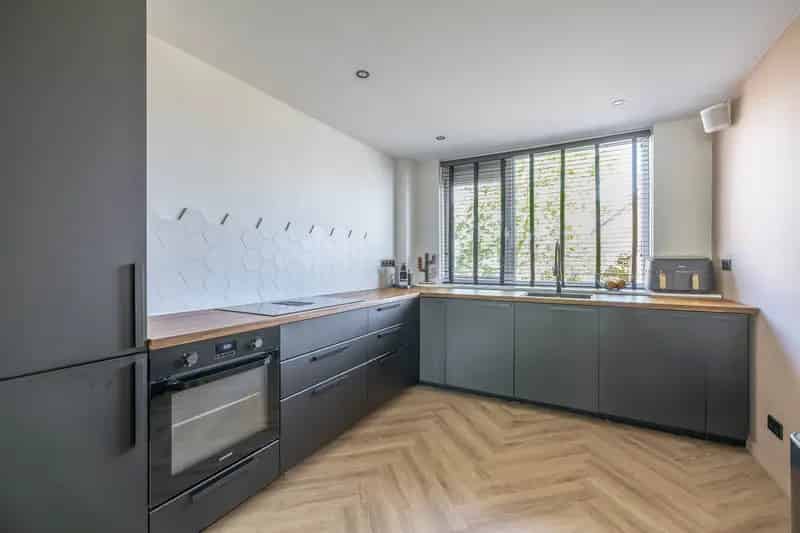 Instapklare 4 kamer appartement Waddinxveen 74m2 gerenoveerd