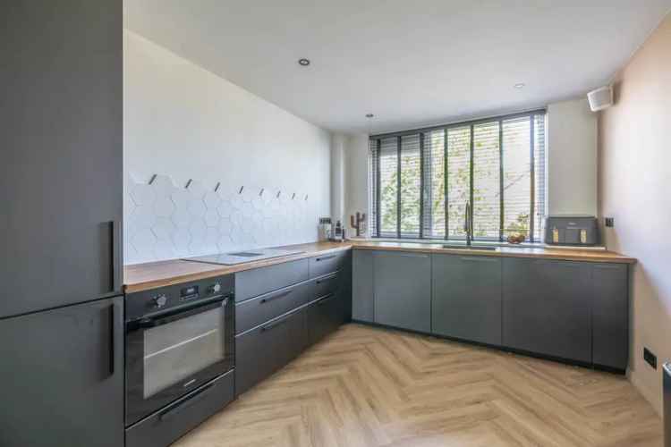 Instapklare 4 kamer appartement Waddinxveen 74m2 gerenoveerd