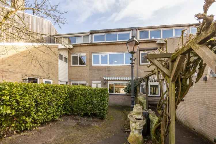Huis te koop Leusden - 3 slaapkamers - Diepe tuin - Carport