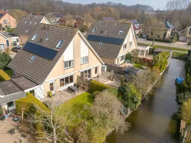 2-onder-1-kap woning Enkhuizen 4 slaapkamers 9 zonnepanelen energielabel A