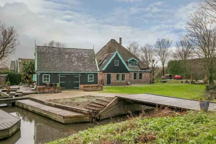 Karakteristieke woonboerderijhelft te koop nabij Hoorn
