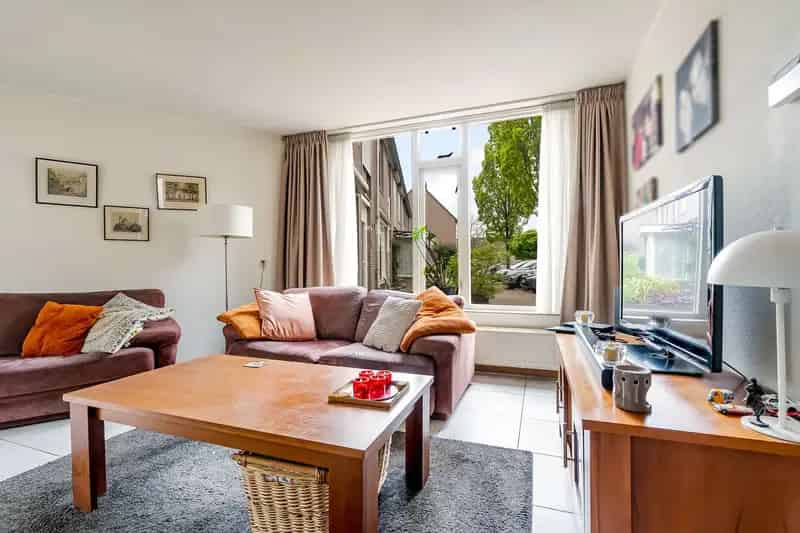 Ruime Hoekwoning 4 Slaapkamers Grote Garage Zonnige Tuin Maaspoort Den Bosch