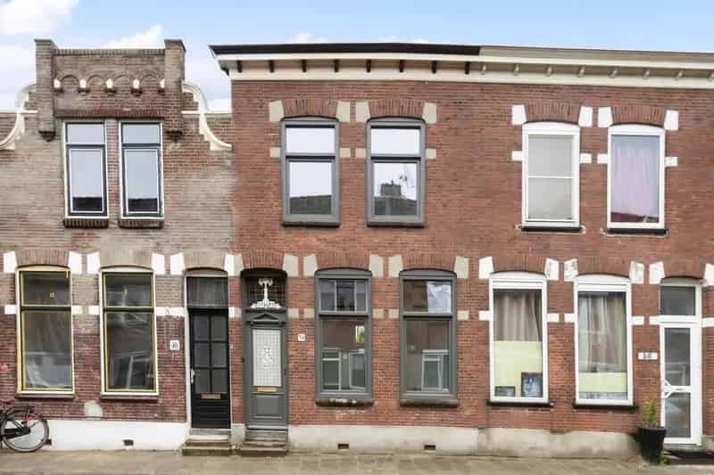 Huis Te Koop , 38, P.C. Bothstraat, Gouda, Zuid-Holland