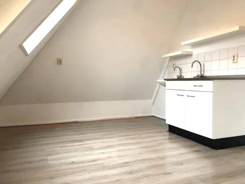 Kamer te Huur Helpman Groningen 15m2 Eigen Keuken