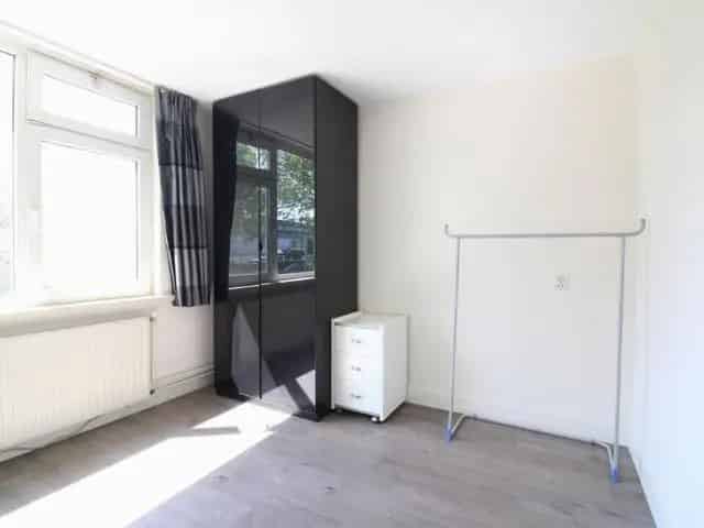 Te Huur: Ruime Hoekwoning in Eindhoven met 4 slaapkamers en Garage