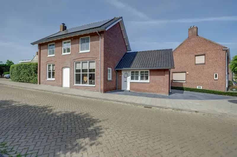 Vrijstaand huis Raamsdonksveer 3 slaapkamers moderne badkamer