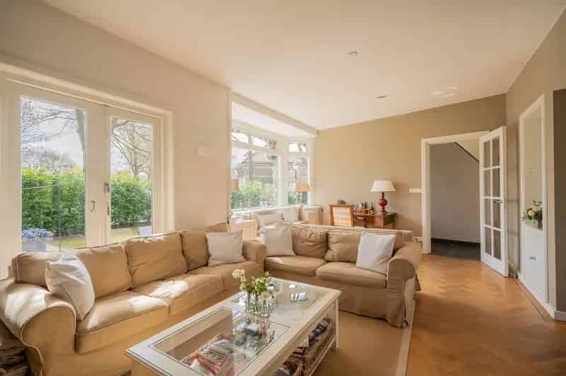 Huis te Koop Wassenaar Centrum: 6 Slaapkamers 2 Badkamers Gerenoveerde Villa
