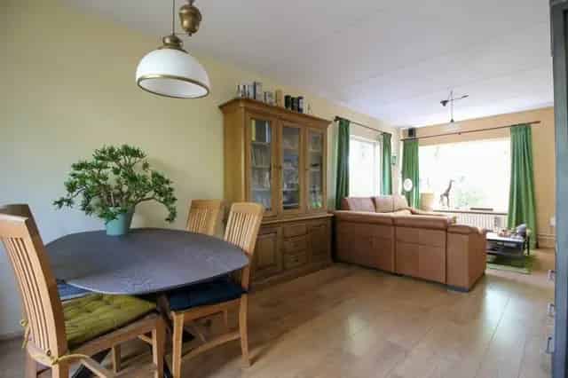 Hoekwoning Maartensdijk 4 kamers 135m2
