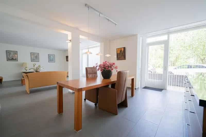 Luxe Appartement Beverwijk begane grond 2 slaapkamers privé parkeerplaats
