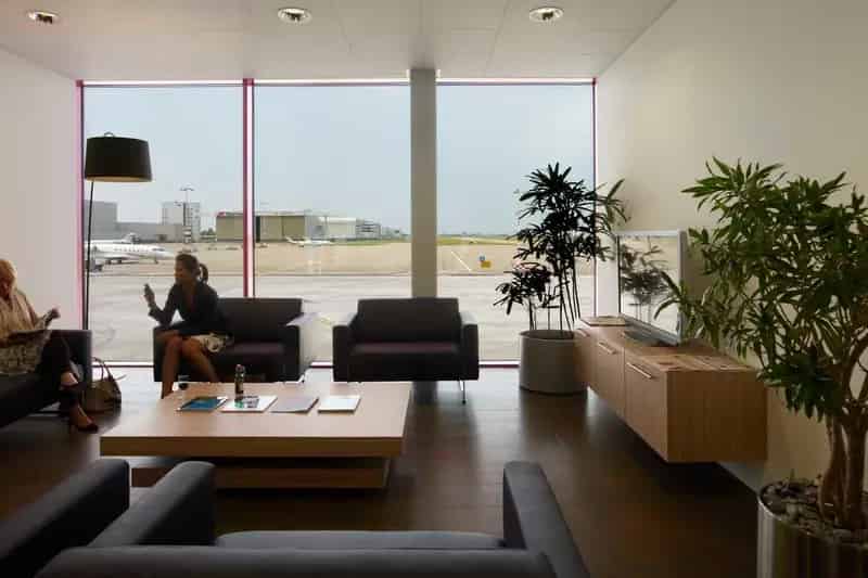 Kantoorruimte Schiphol Oost 365m² - Luxe - Uitzicht GA Terminal