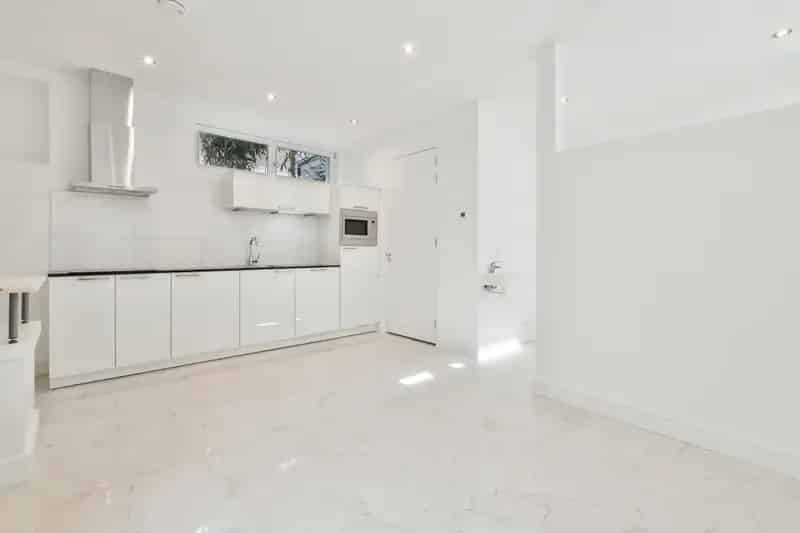 Turn-key Kantoor Bedrijfs Winkelruimte 35m2 Recent Gerenoveerd