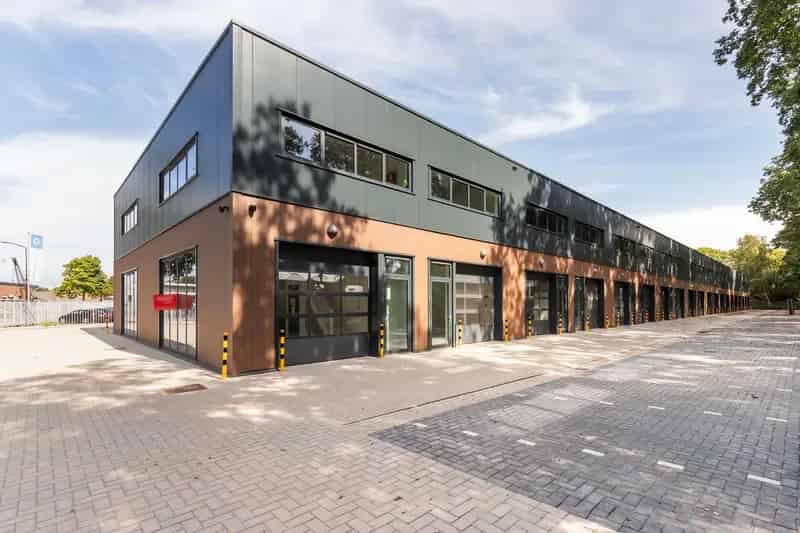 Bedrijfshal Apeldoorn | Zoek bedrijfshallen te koop: Zwaansprengweg 23 7332 BE Apeldoorn 