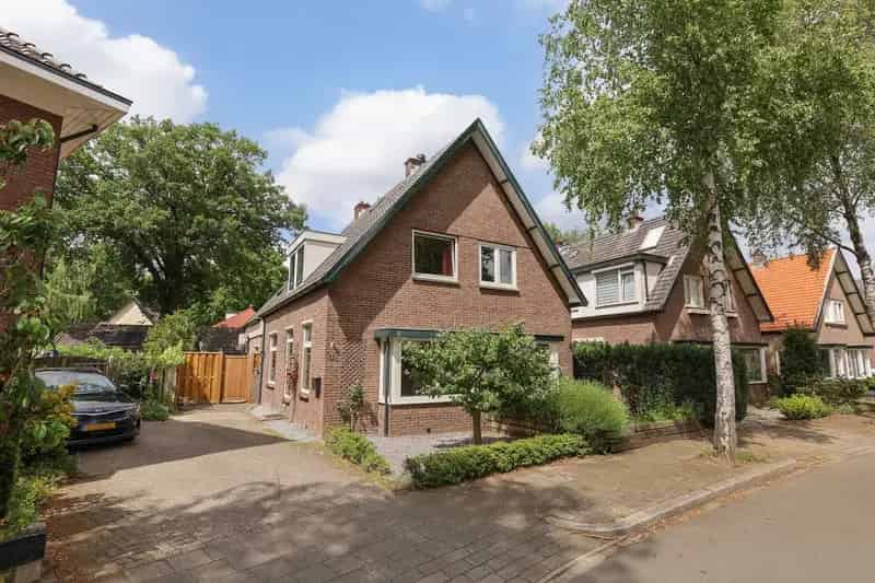 Huis te koop Apeldoorn Venuslaan: 3 slaapkamers, zonnige tuin