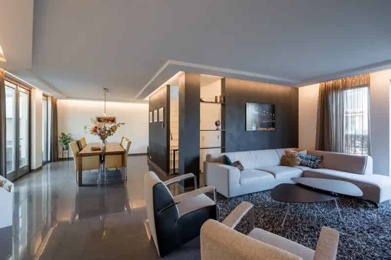 Huis te koop Heesch: Ruime gezinswoning met 3 slaapkamers en veranda