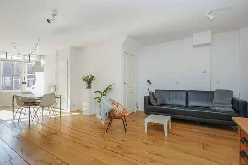 Appartement te koop Delft Centrum: Grachtenpand 53m2