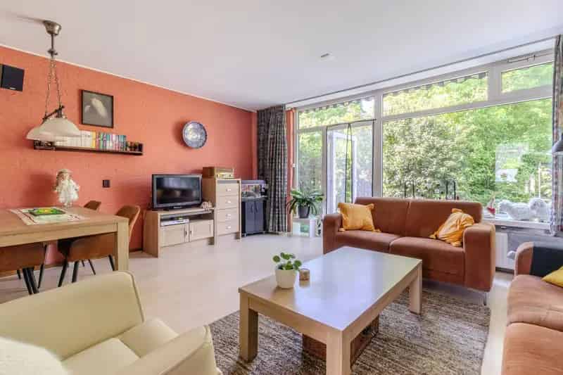 Huis te koop Koog aan de Zaan Ruime hoekwoning 3 slaapkamers