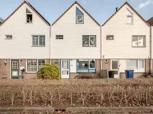 Huis te koop Almere 7 kamers 5 slaapkamers 124m²