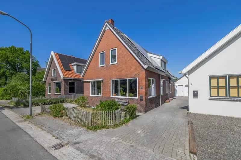 Vrijstaande woning aan het water 4 slaapkamers Annerveenschekanaal