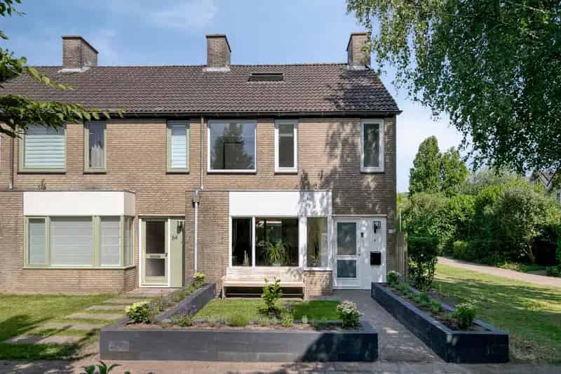 Ruime Eindwoning 4 Slaapkamers Etten-Leur